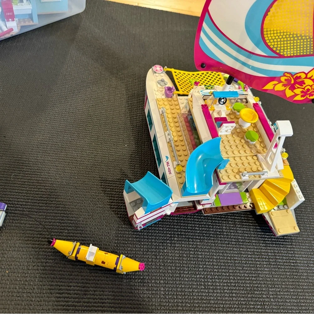 Lego Friends 41317 Sunshine Catamaran - Picture 2 of 7